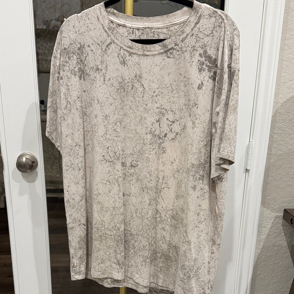 lululemon athletica Cream Short Sleeve Tee